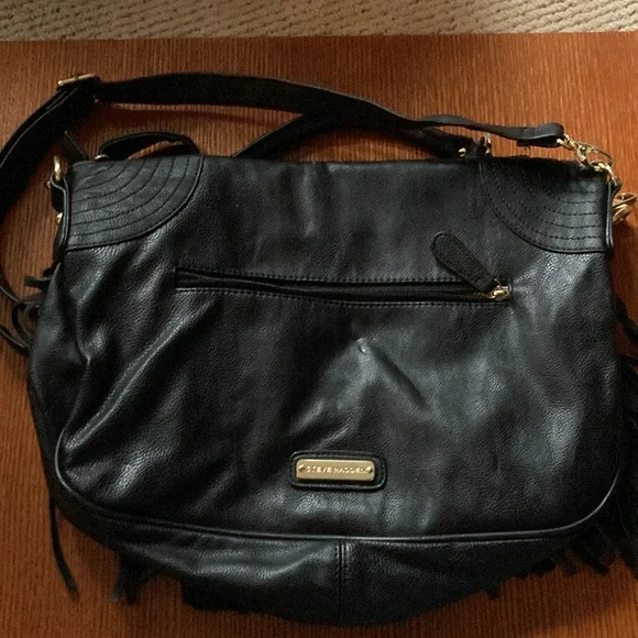 STEVE MADDEN leather black bag, fringe. Adjustable and removable shoulder strap. - Picture 5 of 15
